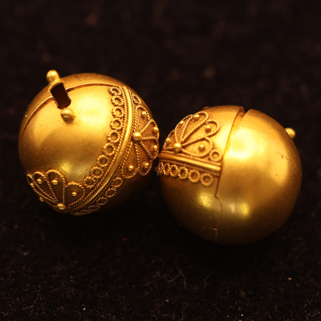 Etruscan Revival Victorian Carriage Covers Coach Covers Earrings 21k gold (7581)