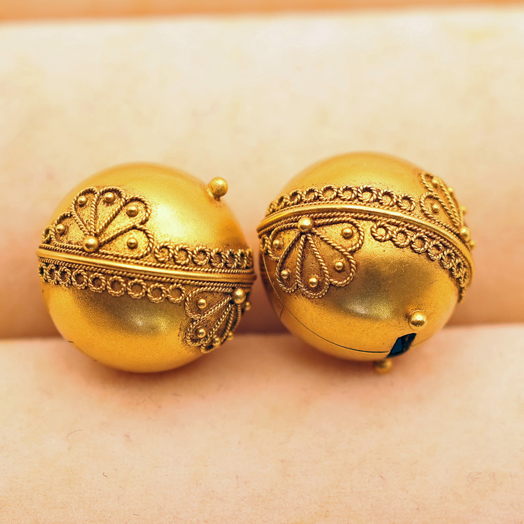 Etruscan Revival Victorian Carriage Covers Coach Covers Earrings 21k gold (7581)