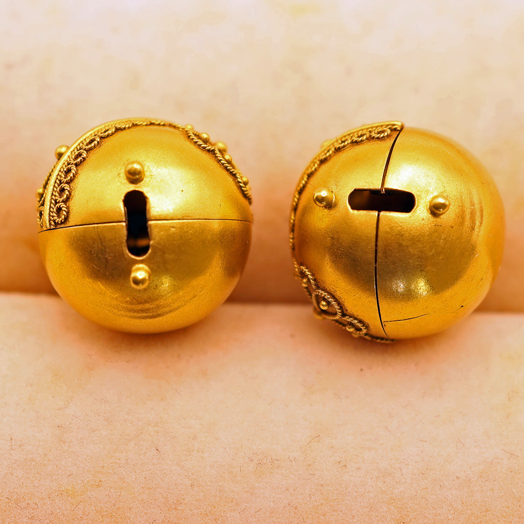 Etruscan Revival Victorian Carriage Covers Coach Covers Earrings 21k gold (7581)