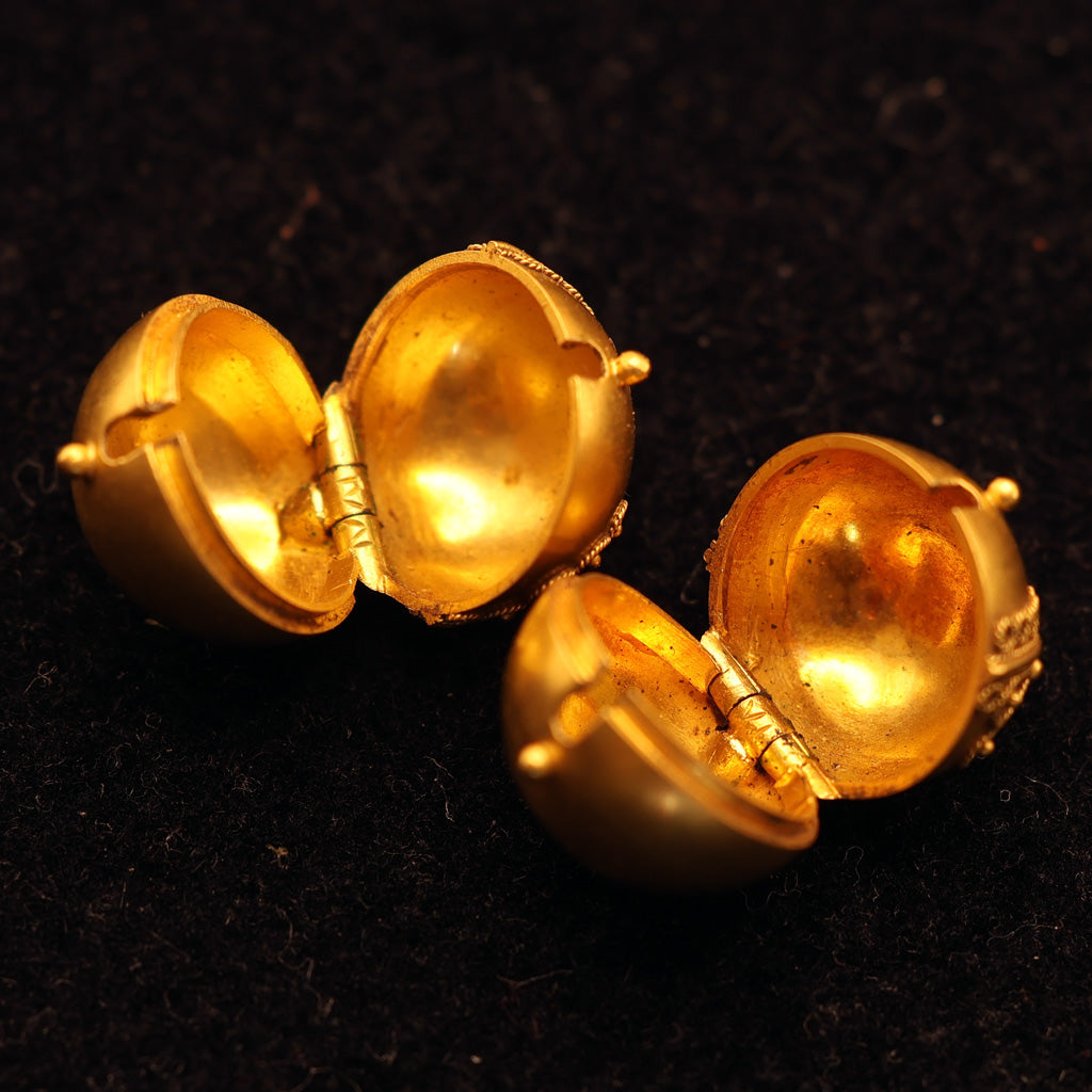 Etruscan Revival Victorian Carriage Covers Coach Covers Earrings 21k gold (7581)