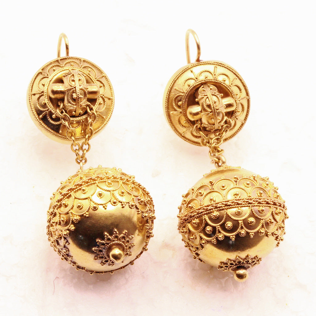 Antique Victorian Etruscan Revival Earrings swinging Ear pendants gold (7369)