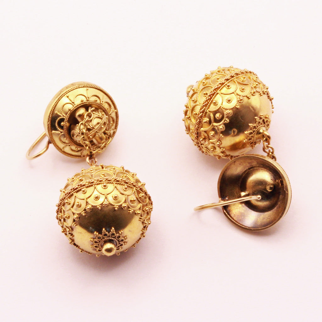 Antique Victorian Etruscan Revival Earrings swinging Ear pendants gold (7369)