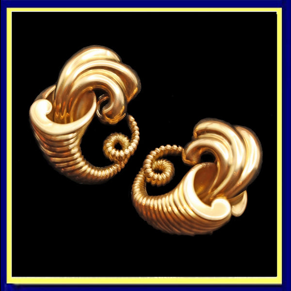 Vintage Retro Earrings Ear Clips 18k gold cornucopia Italian non