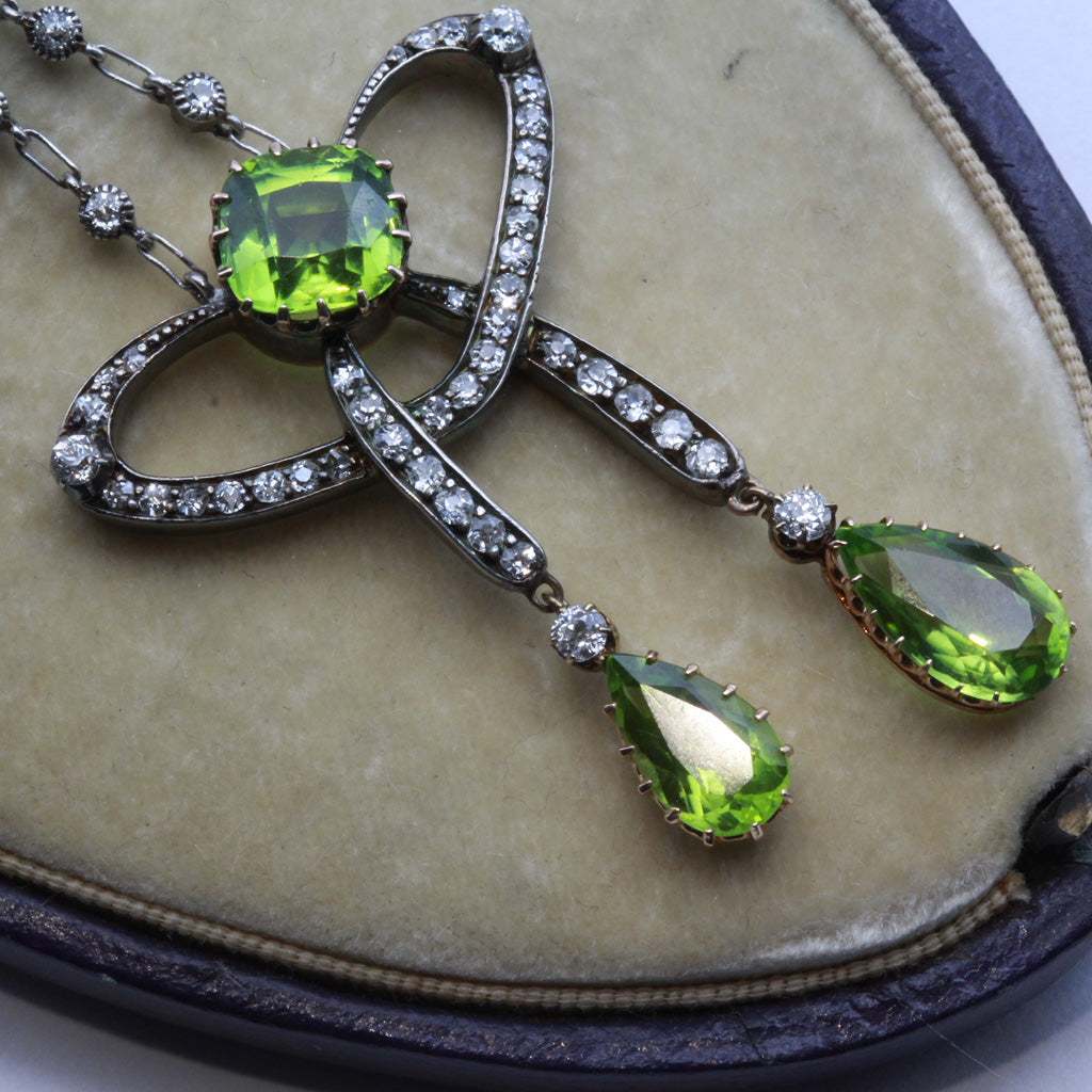 Art Nouveau negligee necklace diamond peridot pearl gold silver platinum (7406)