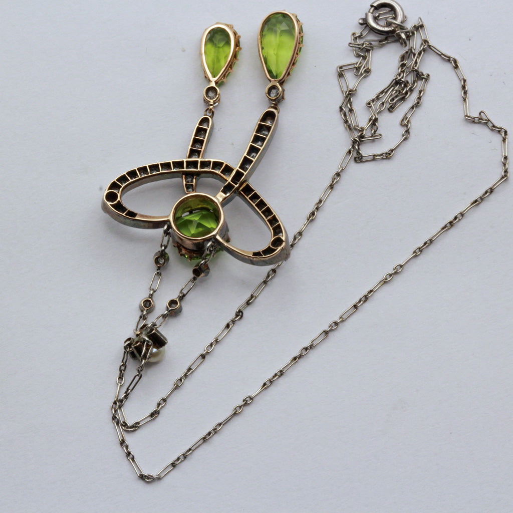 Art Nouveau negligee necklace diamond peridot pearl gold silver platinum (7406)