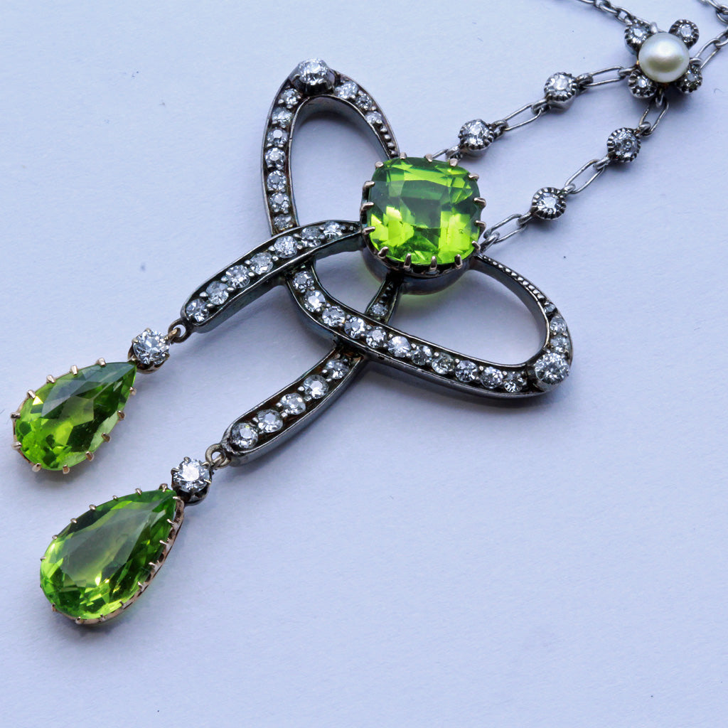 Art Nouveau negligee necklace diamond peridot pearl gold silver platinum (7406)