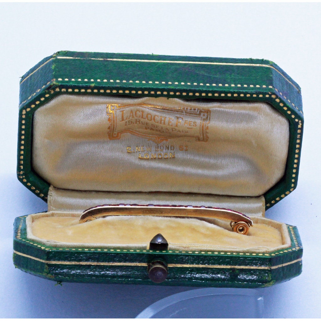 LACLOCHE FRES PARIS Antique Brooch 18k Gold Rubies Safety Pin Original Box (7141)