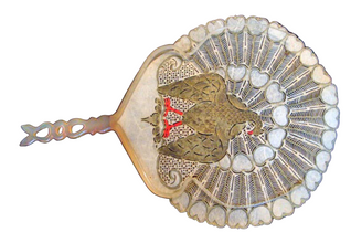 Antique Art Nouveau fan eventail pierced vellum hp eagle hearts horn frame (3500)