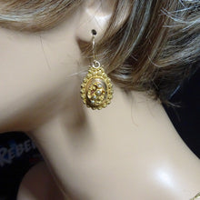 Antique Victorian earrings 14k gold cannetille seed pearls filigree Dutch (7378)