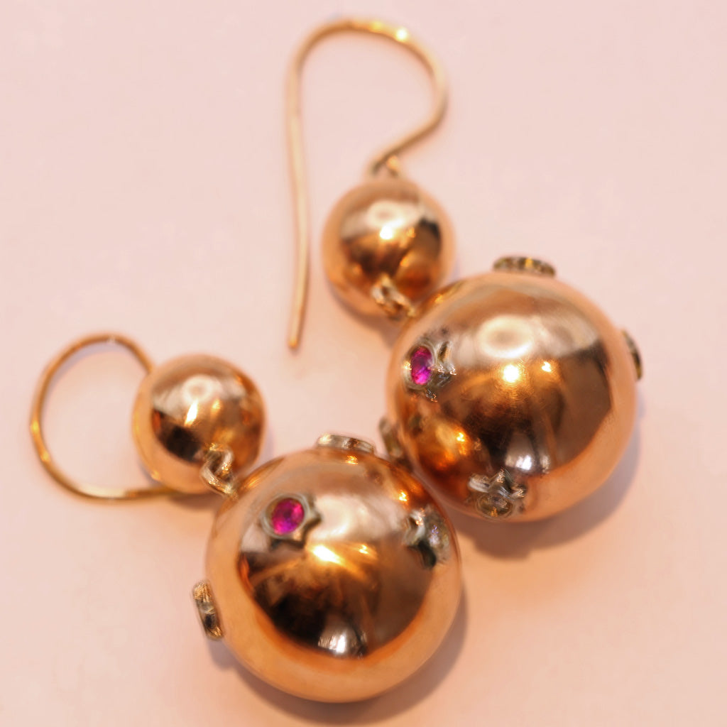 Vintage Retro Earrings gold emeralds rubies diamonds Globes Stars 1940's (7483)