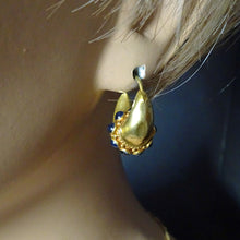 Antique vintage earrings ear hoops high k gold sapphires India (7609)