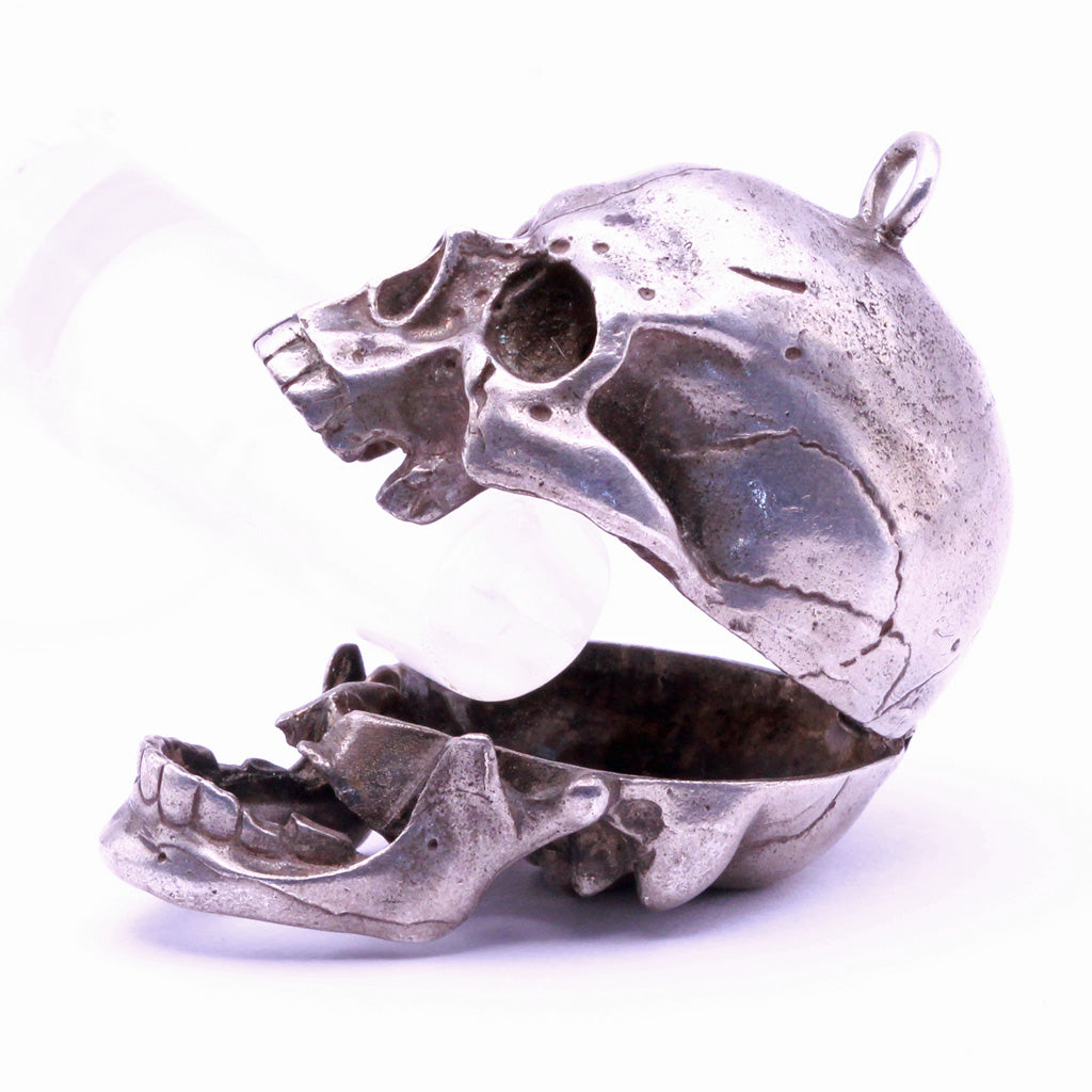 Antique Vintage silver skull pendant opens Man's Biker Memento Mori Goth (7347)