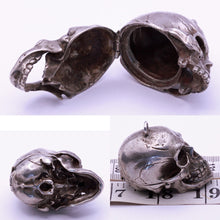 Antique Vintage silver skull pendant opens Man's Biker Memento Mori Goth (7347)
