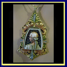 Fuset y Grau Art Nouveau pendant gold enamel cameo diamonds