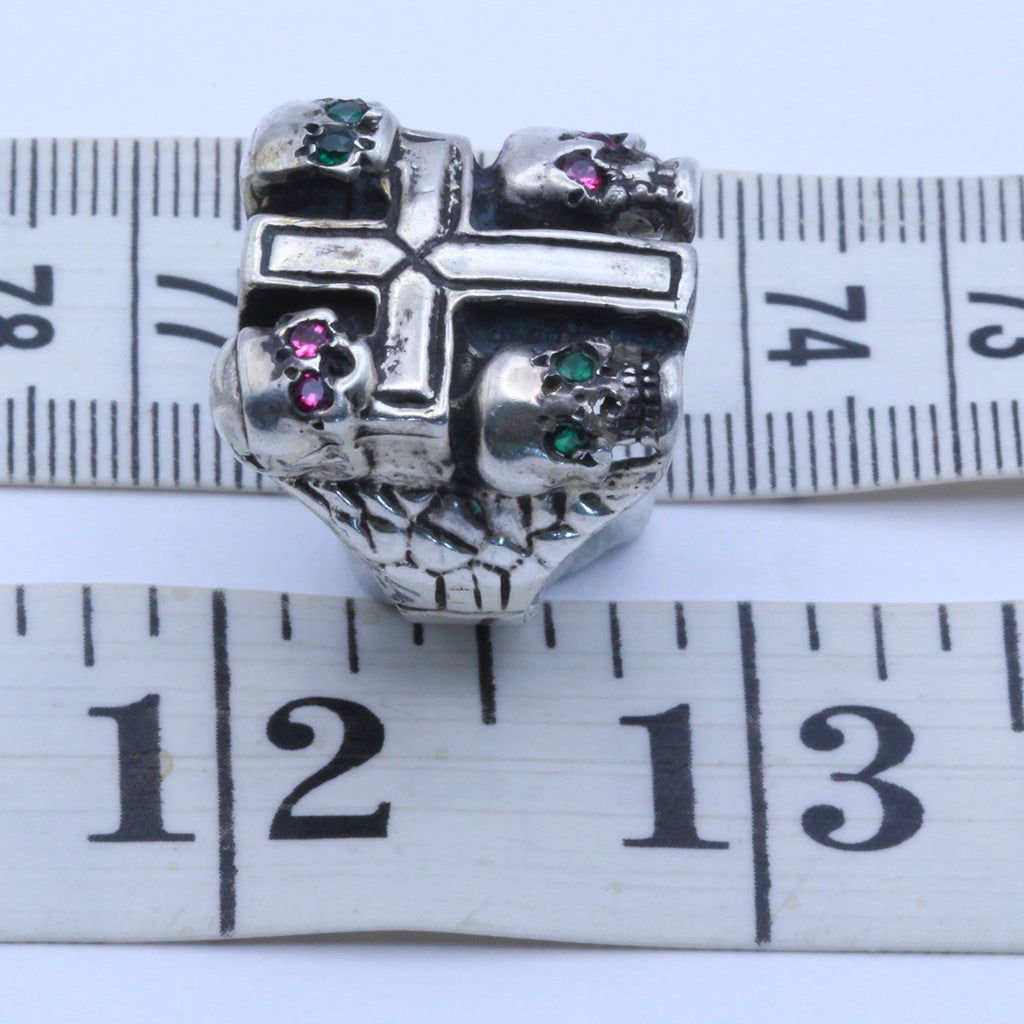 Sterling Silver Biker ring cross 4 skulls green and red gem eyes vintage (7344)