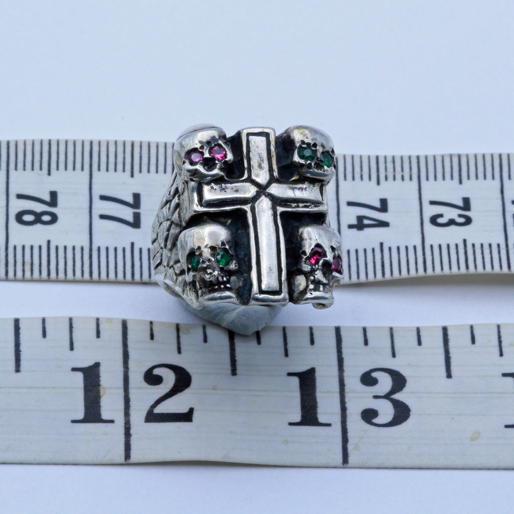 Sterling Silver Biker ring cross 4 skulls green and red gem eyes vintage (7344)