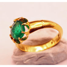 Vintage ring 22k gold emerald India eye-catching elegance unisex appraisal (7599)