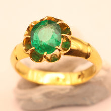 Vintage ring 22k gold emerald India eye-catching elegance unisex appraisal (7599)
