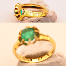 Vintage ring 22k gold emerald India eye-catching elegance unisex appraisal (7599)