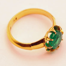 Vintage ring 22k gold emerald India eye-catching elegance unisex appraisal (7599)