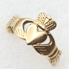 Antique Georgian fede ring gold hands of friendship heart crown betrothal
