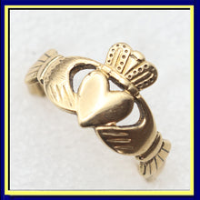 Antique Georgian fede ring gold hands of friendship heart crown betrothal (7624)