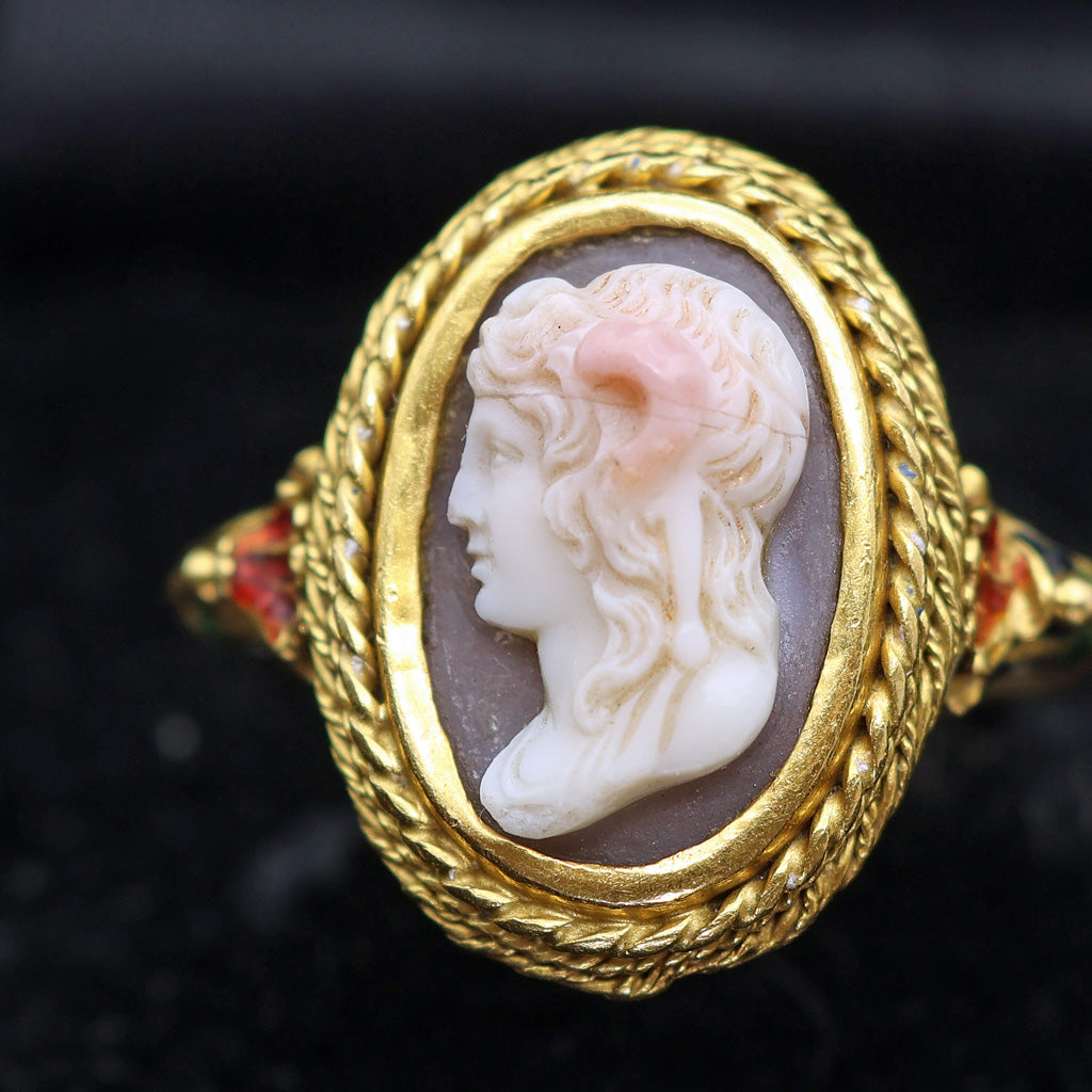 Antique Renaissance Revival / Renaissance hardstone cameo ring gold enamel