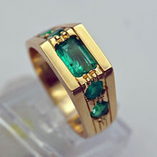Vintage Man's Ring 18k Gold Colombian Emeralds GIA Certificate