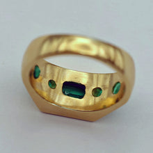 Vintage Man's Ring 18k Gold Colombian Emeralds GIA Certificate (7715)