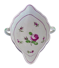 ANTIQUE 18th Century ROYAL VIENNA PORCELAIN SAUCEBOAT (3440)