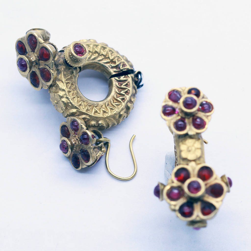 Antique Indian Earrings Hoops 22k Gold with double Flowers Gintili (6450)