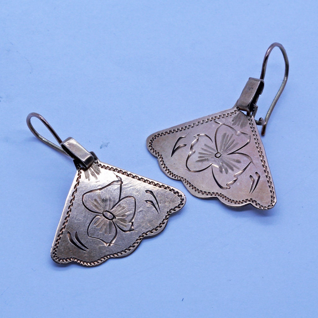 Antique Earrings Engraved 14k Gold Fans Japanese Dangle Ear Pendants (6624)