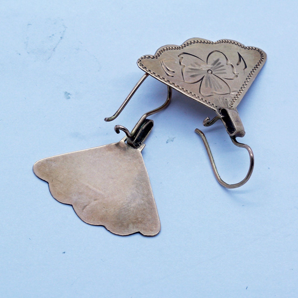 Antique Earrings Engraved 14k Gold Fans Japanese Dangle Ear Pendants (6624)