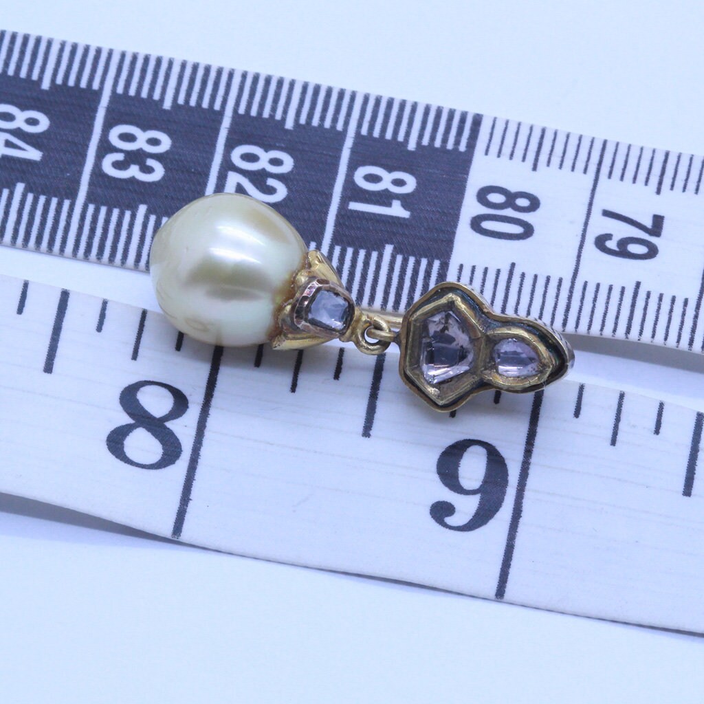 Vintage Earrings Gold Pearls Diamonds Enamel India Dangle ear pendants (6810)