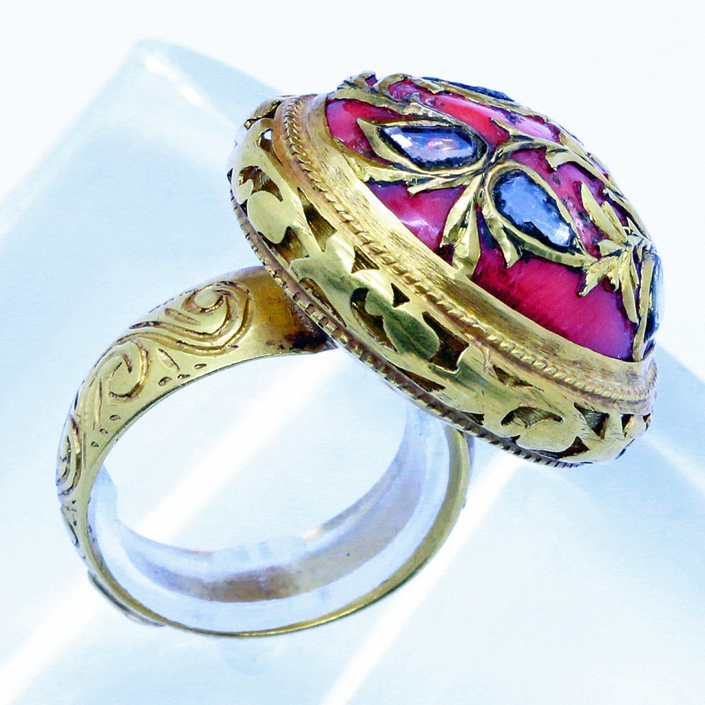 Antique Ring 22k Gold large Natural Crl Cabochon Diamonds Unisex India (6828)