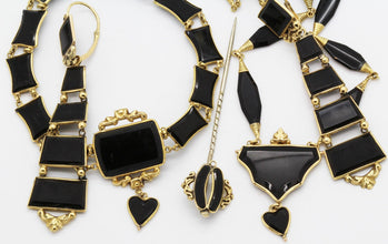 Antique Gold Mourning Jewelry Set Earrings Necklace Bracelet Pin Hearts (6073)