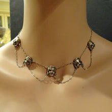 Antique Art Nouveau Necklace swags en esclavage Masks French Gilt Silver (7083)