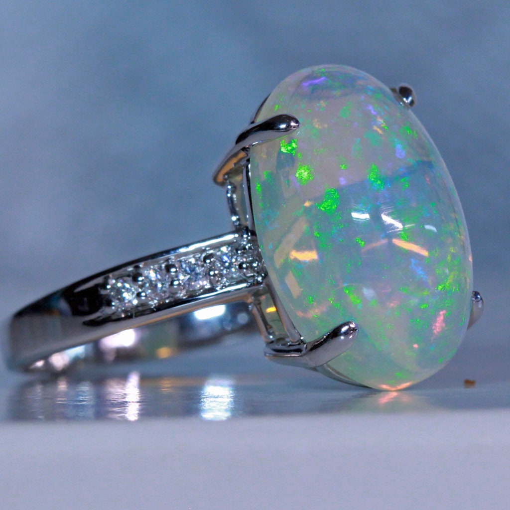 Vintage Ring 18k white gold, large opal and diamonds made in France (7102)