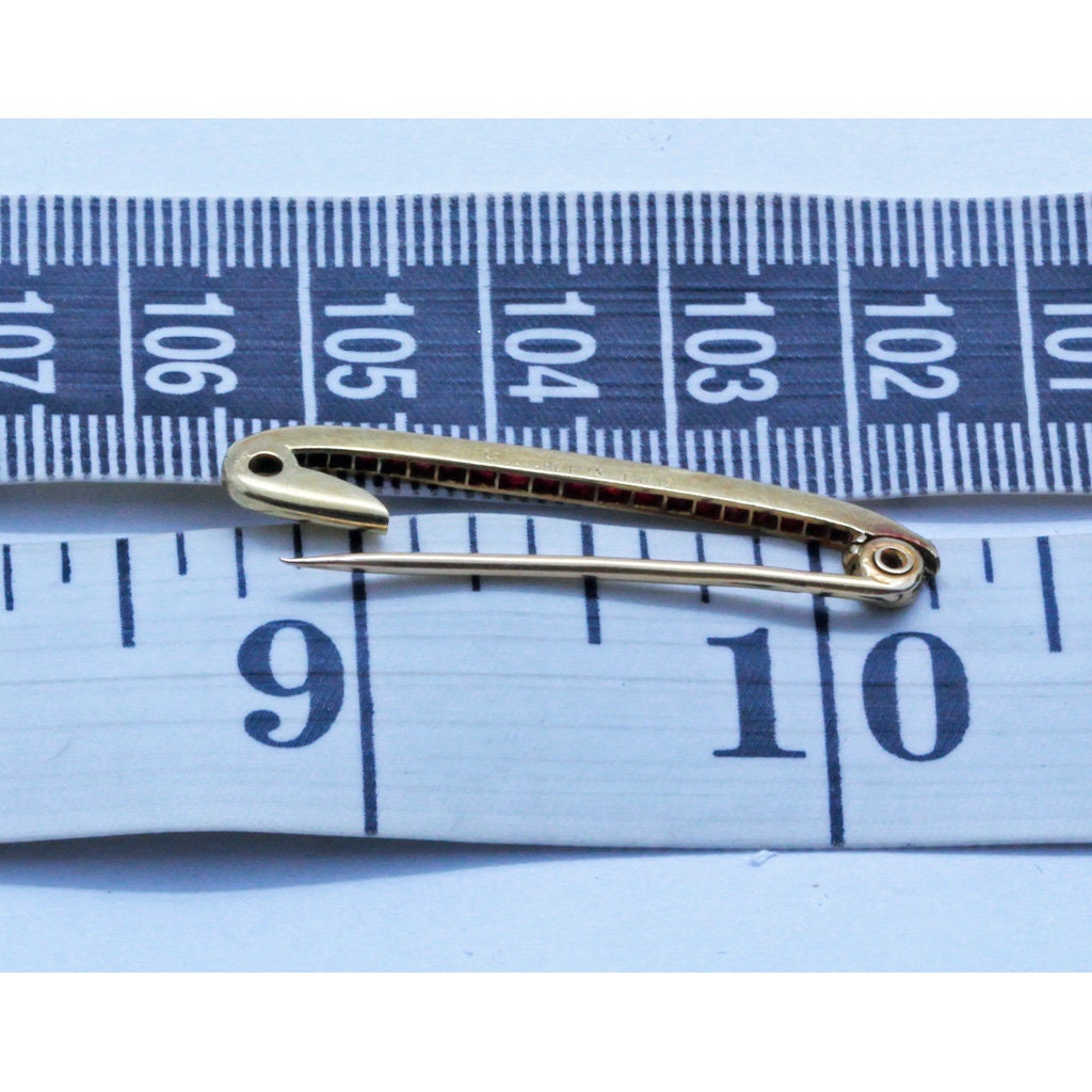 LACLOCHE FRES PARIS Antique Brooch 18k Gold Rubies Safety Pin Original Box (7141)
