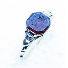 Georgian or earlier Ring Intaglio cameo Garnet Diamonds 18k Gold French Unisex 17-18C (7179)