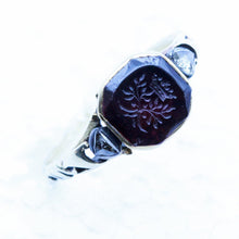Georgian or earlier Ring Intaglio cameo Garnet Diamonds 18k Gold French Unisex 17-18C (7179)