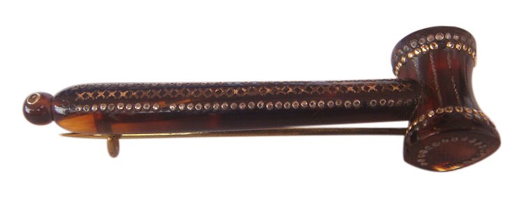 Antique Victorian Pique Gold Inlaid Brooch Hammer Gavel (4005)