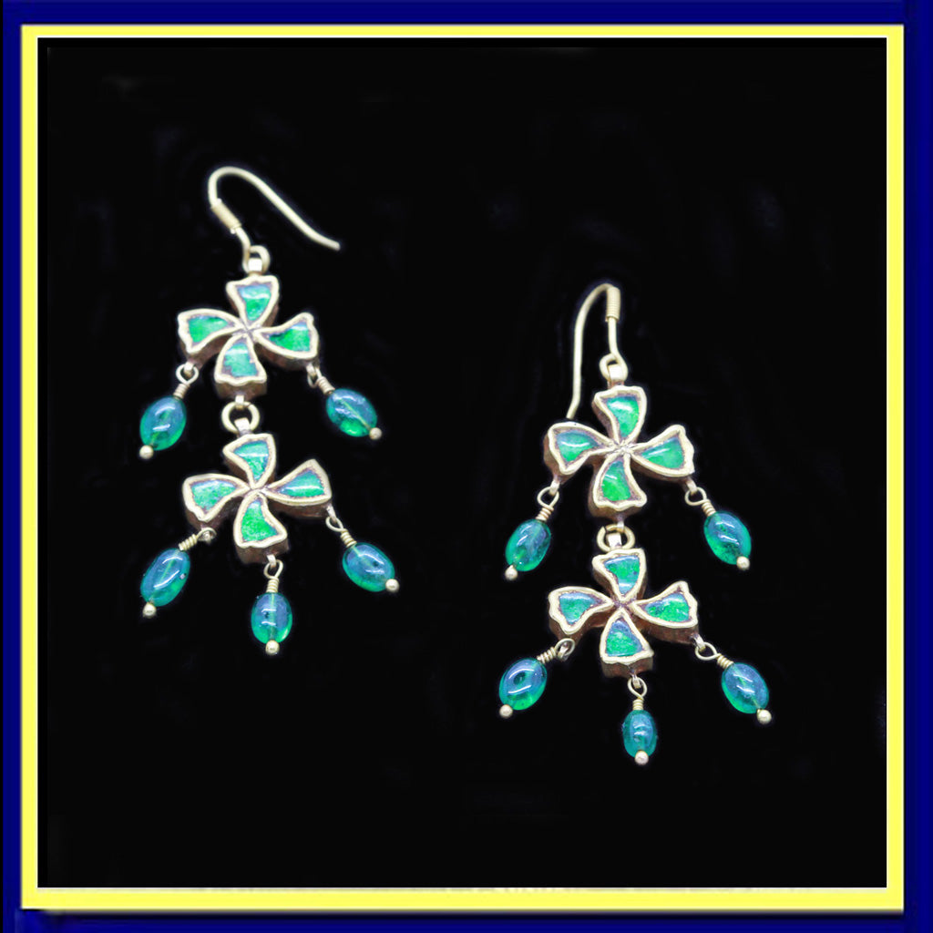 antique earrings gold emeralds ear pendants Indian Kundan wedding