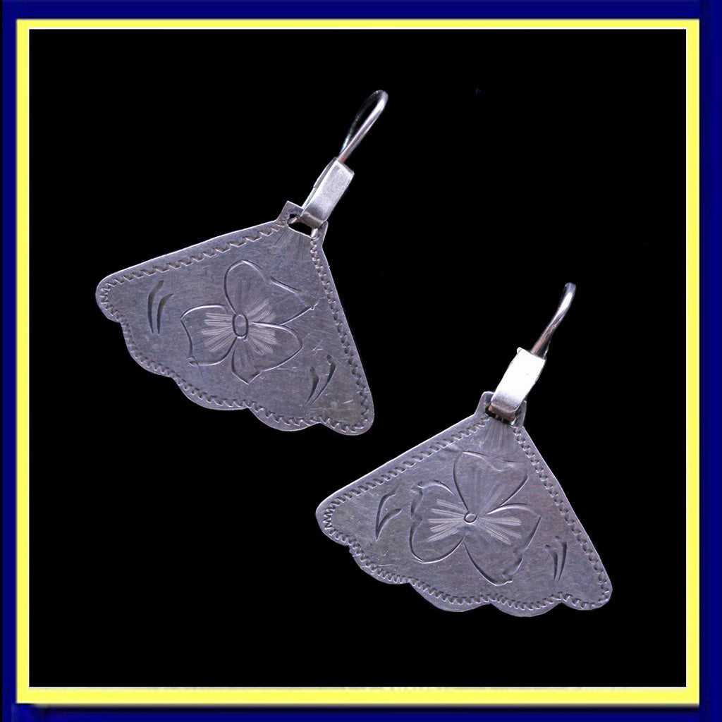 antique earrings engraved gold fans Japanese dangle ear pendants
