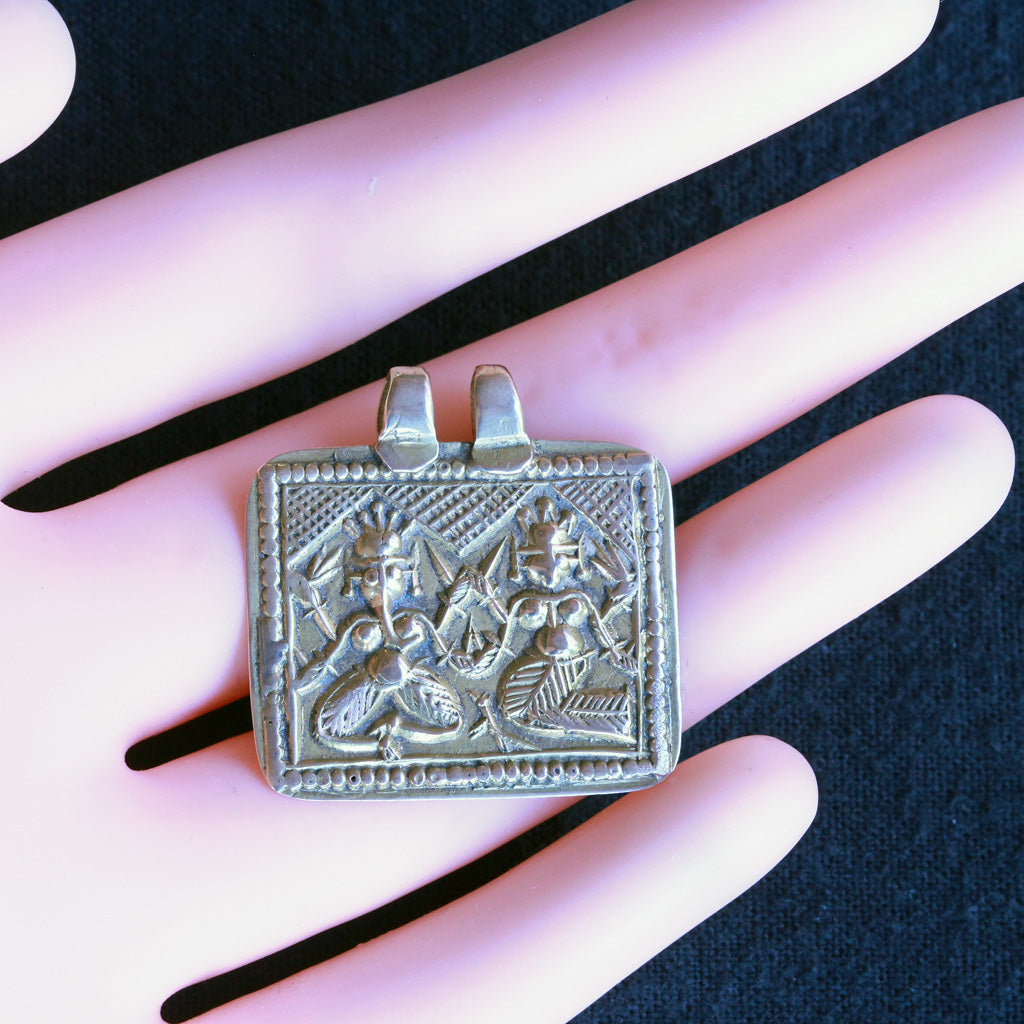 Vintage Pendant 18k Gold Ganesh Laxmi Hindu Gods Unisex Rajastan Gujerat (7243)