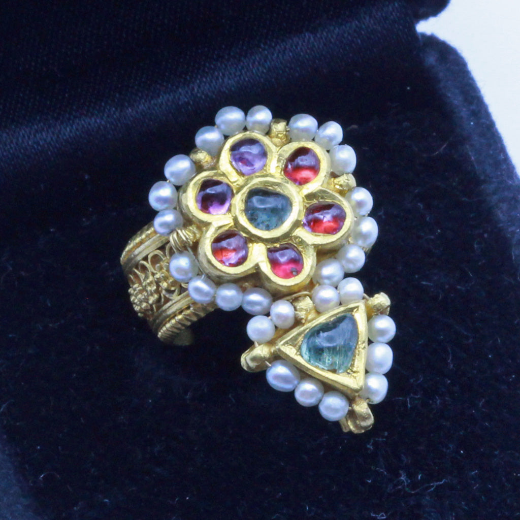 Antique / vintage ring 18k gold sapphires rubies pearl Indian lacy (7251)